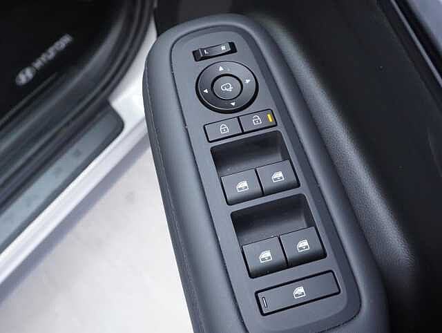 Hyundai Santa Fe 1.6T Calligraphy SUV 5dr Petrol Hybrid Auto 4WD Euro 6 (s/s) (7Seat) (239 ps)