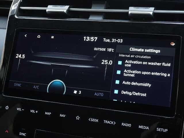 Hyundai TUCSON 1.6 h T-GDi SE Connect SUV 5dr Petrol Hybrid Auto Euro 6 (s/s) (230 ps) Red