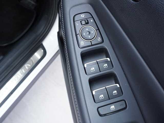 Hyundai Santa Fe 1.6 T-GDi 13.8kWh Ultimate SUV 5dr Petrol Plug-in Hybrid Auto 4WD Euro 6 (s/s) (