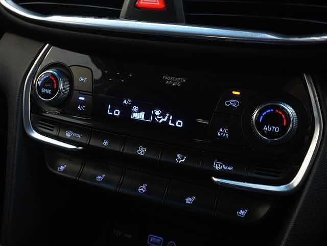 Hyundai SANTA FE 2.2 CRDi Premium SE SUV 5dr Diesel Auto 4WD Euro 6 (s/s) 7 Seat (200 ps) Lava Orange