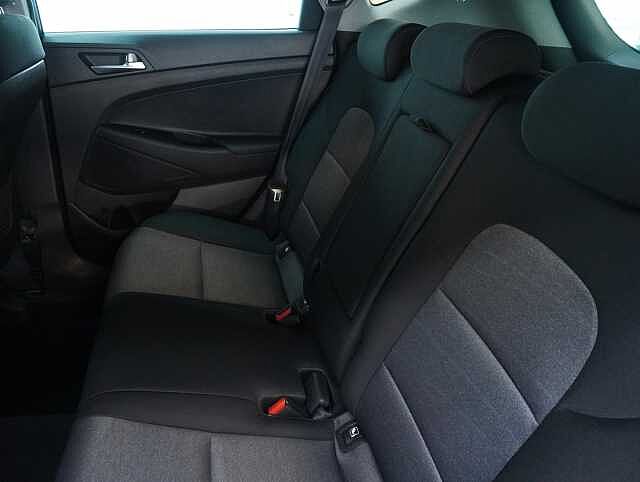 Hyundai TUCSON 1.6 CRDi MHEV SE Nav SUV 5dr Diesel Hybrid Manual Euro 6 (s/s) (115 ps)