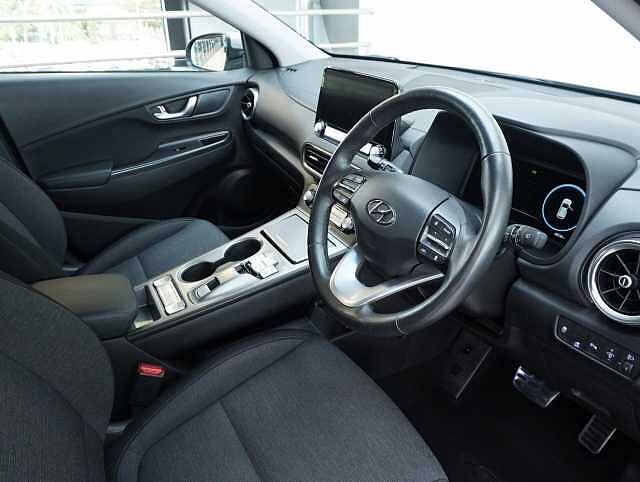 Hyundai KONA 39kWh Premium SUV 5dr Electric Auto (10.5kW Charger) (136 ps)