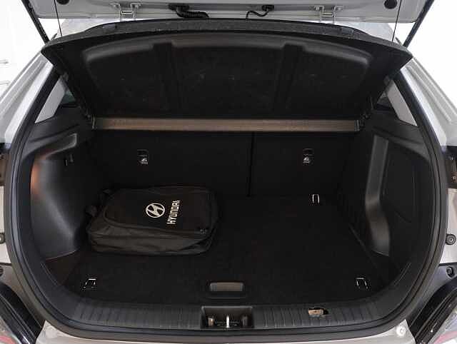 Hyundai KONA 39kWh Premium SUV 5dr Electric Auto (10.5kW Charger) (136 ps)