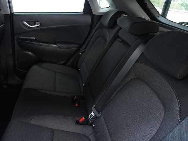 Hyundai KONA 39kWh Premium SUV 5dr Electric Auto (10.5kW Charger) (136 ps)