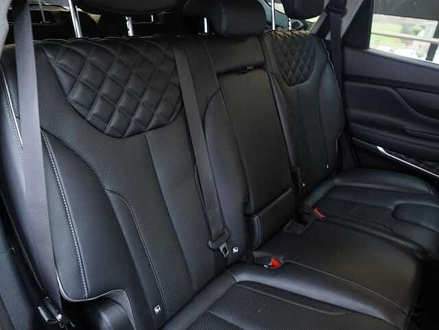 Hyundai SANTA FE 1.6 T-GDi 13.8kWh Premium SUV 5dr Petrol Plug-in Hybrid Auto 4WD Euro 6 (s/s) (2 Black