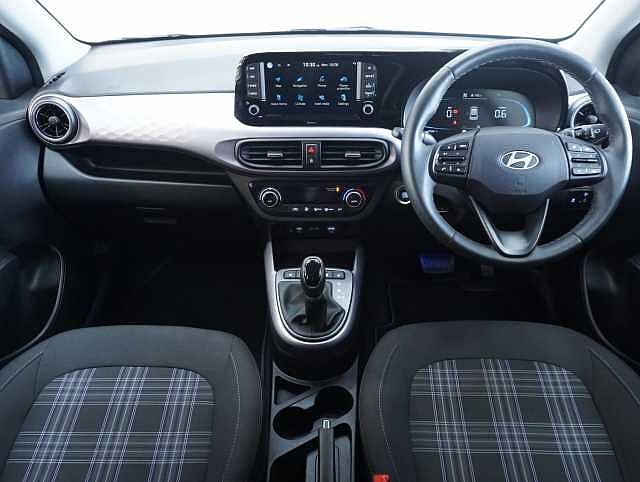 Hyundai i10 1.2 Premium Hatchback 5dr Petrol Auto Euro 6 (s/s) (79 ps)