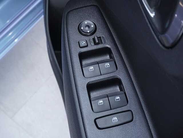 Hyundai i10 1.2 Premium Hatchback 5dr Petrol Auto Euro 6 (s/s) (79 ps)