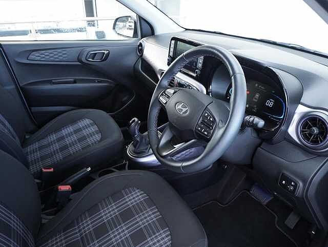 Hyundai i10 1.2 Premium Hatchback 5dr Petrol Auto Euro 6 (s/s) (79 ps)
