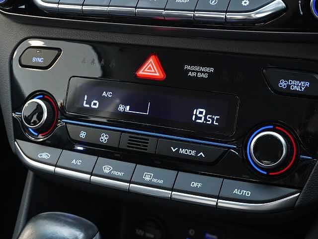 Hyundai IONIQ 1.6 h-GDi GPF Premium Hatchback 5dr Petrol Hybrid DCT Euro 6 (s/s) (141 ps)
