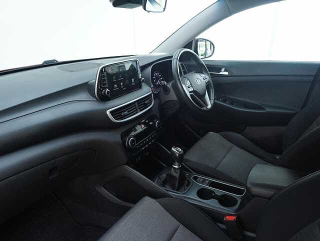Hyundai TUCSON 1.6 CRDi MHEV SE Nav SUV 5dr Diesel Hybrid Manual Euro 6 (s/s) (115 ps)