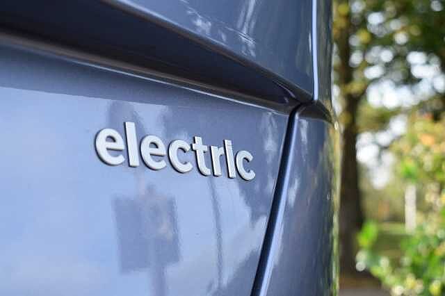 Hyundai KONA 160kW Advance 65kWh 5dr Auto