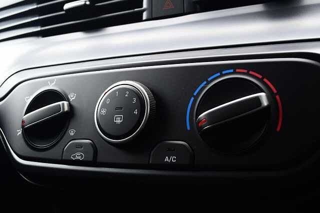 Hyundai i20 1.0T GDi 90 Black Line 5dr