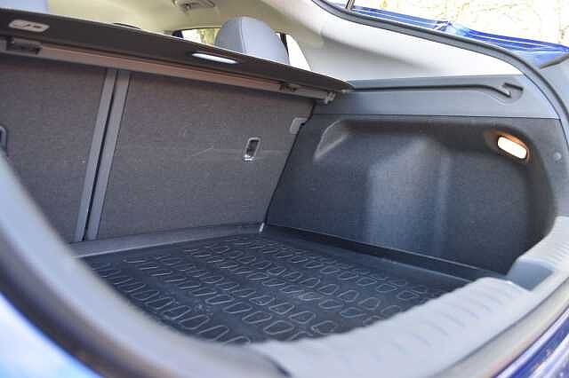 Hyundai IONIQ 1.6 GDi Hybrid Premium SE 5dr DCT