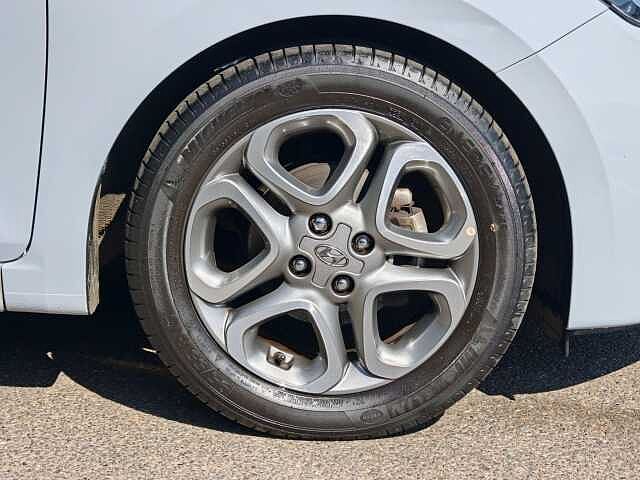 Hyundai i20 1.2 MPi Premium Nav 5dr