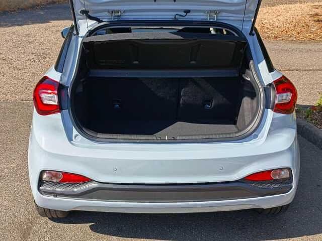 Hyundai i20 1.2 MPi Premium Nav 5dr