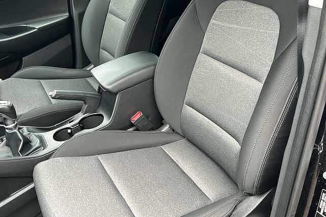 Hyundai TUCSON 1.6 GDi SE Nav 5dr 2WD Black