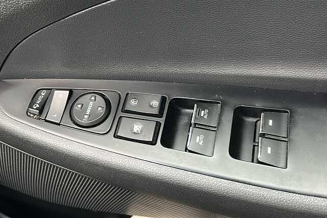 Hyundai TUCSON 1.6 GDi SE Nav 5dr 2WD Black