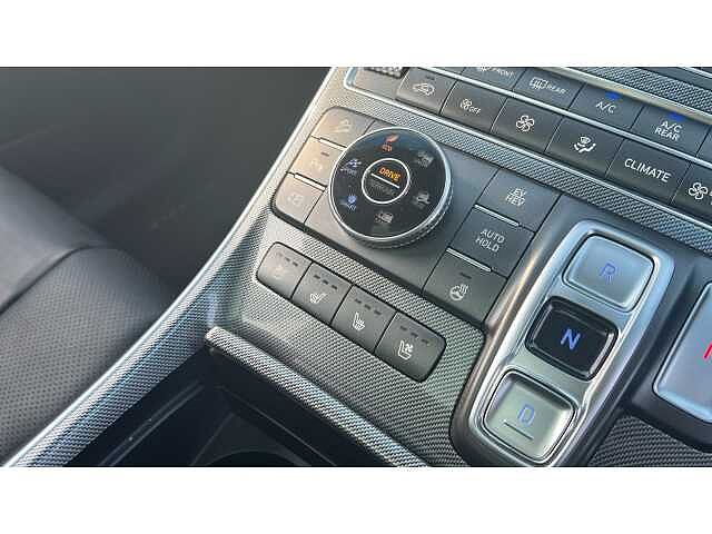 Hyundai Santa Fe 1.6 TGDi Plug-in Hybrid Ultimate 5dr 4WD Auto