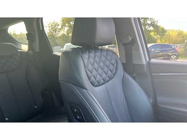 Hyundai Santa Fe 1.6 TGDi Plug-in Hybrid Ultimate 5dr 4WD Auto