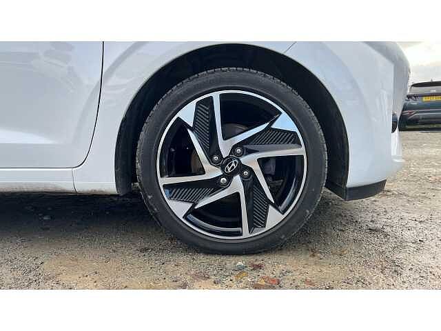 Hyundai I10 1.0 [58] Premium 5dr Auto [Nav] White