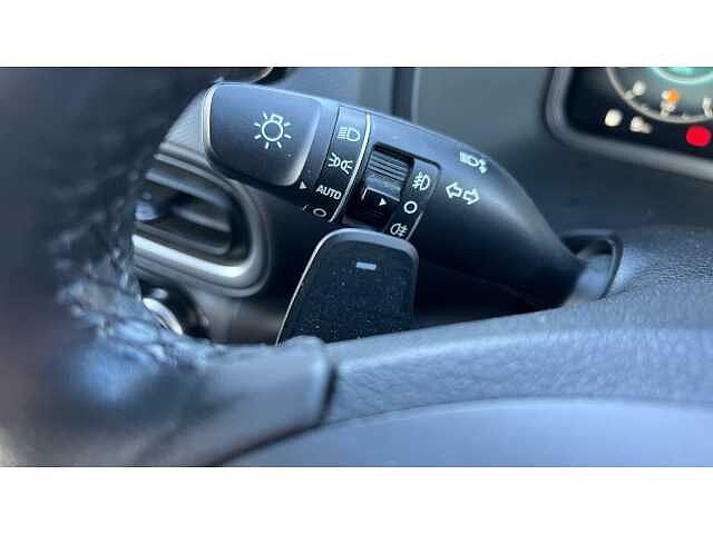 Hyundai KONA 1.6 GDi Hybrid Premium 5dr DCT RED