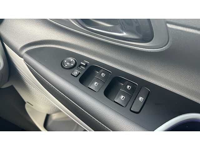 Hyundai BAYON BAYON 1.0 TGDi 48V MHEV Ultimate 5dr DCT White