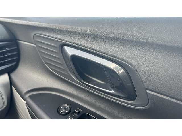 Hyundai BAYON BAYON 1.0 TGDi 48V MHEV Ultimate 5dr DCT White