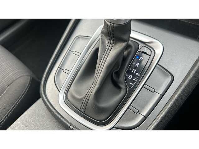 Hyundai KONA KONA 1.6 GDi Hybrid SE Connect 5dr DCT Black