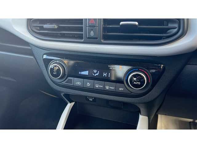 Hyundai I10 I10 1.2 MPi Premium 5dr Auto Blue