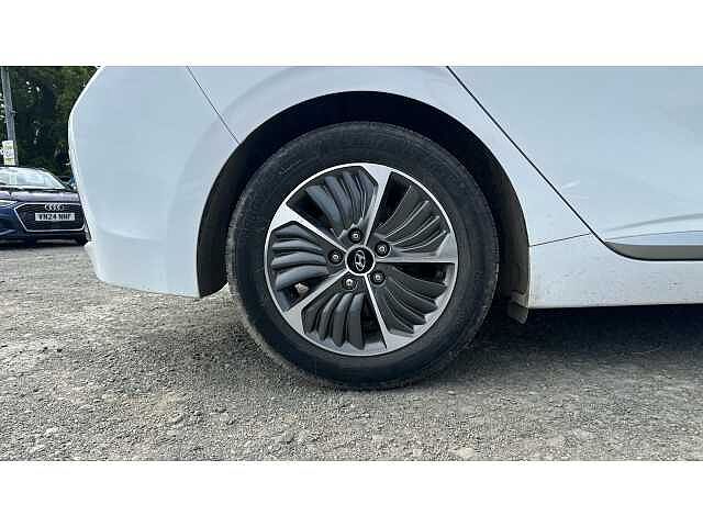 Hyundai IONIQ IONIQ 1.6 GDi Plug-in Hybrid Premium SE 5dr DCT WHITE