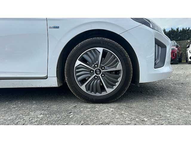 Hyundai IONIQ IONIQ 1.6 GDi Plug-in Hybrid Premium SE 5dr DCT WHITE