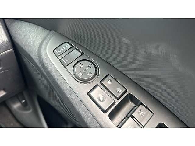 Hyundai IONIQ IONIQ 1.6 GDi Plug-in Hybrid Premium SE 5dr DCT WHITE