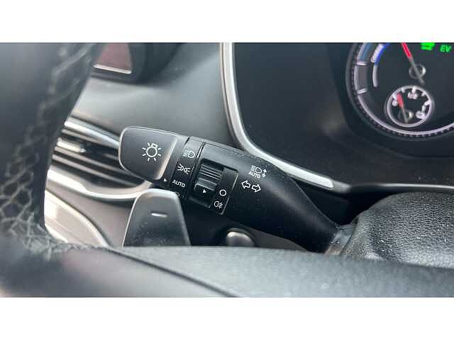 Hyundai Santa Fe SANTA FE 1.6 TGDi Hybrid Premium 5dr 4WD Auto