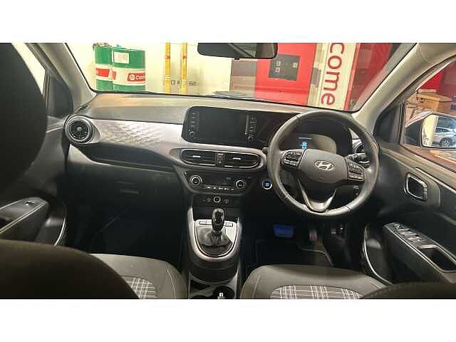 Hyundai i10 i10 5Dr HAT 1.2 MPi 79ps Premium NAV AU
