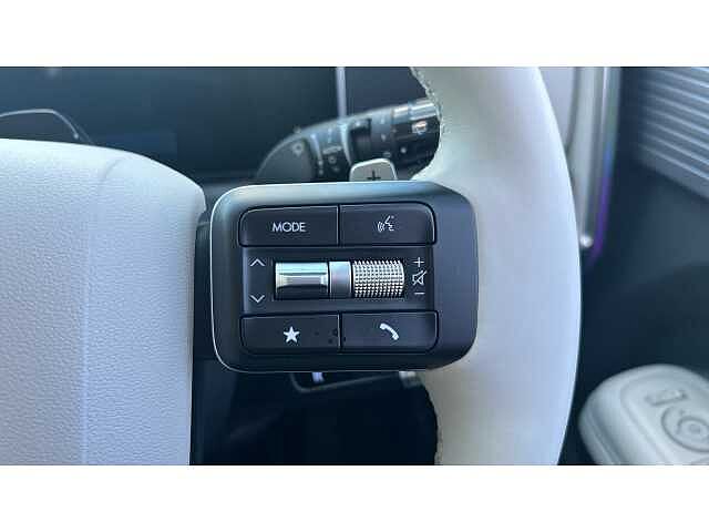 Hyundai SANTA FE Santa FE 7st 1.6TGDi Phev Ultm AU 4WD Creamy White