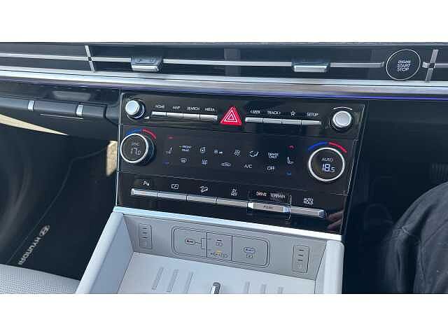 Hyundai SANTA FE Santa FE 7st 1.6TGDi Phev Ultm AU 4WD Creamy White