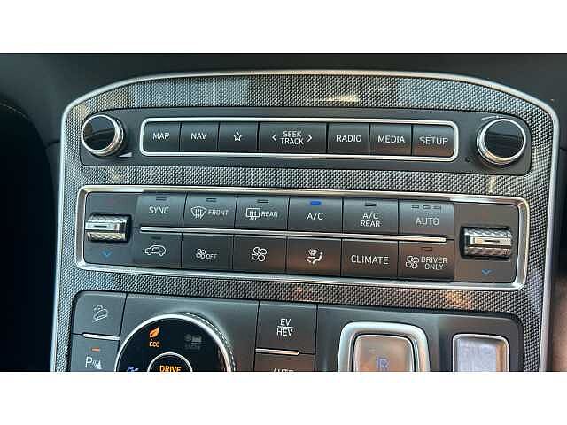 Hyundai Santa Fe SANTA FE 1.6 TGDi Plug-in Hybrid Ultimate 5dr 4WD Auto