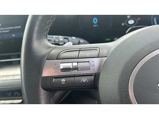 Hyundai KONA KONA 160kW Advance 65kWh 5dr Auto White