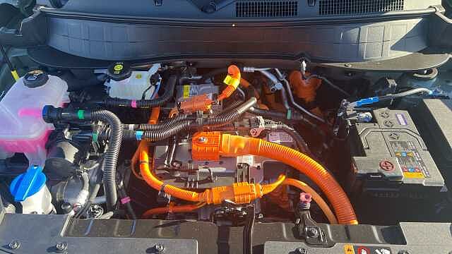 Hyundai INSTER Inster 5Dr HAT 85kW 2 49kWh Jungle Khaki