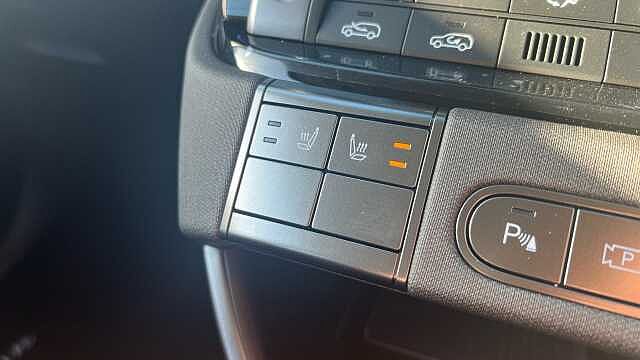 Hyundai INSTER Inster 5Dr HAT 85kW 2 49kWh Jungle Khaki