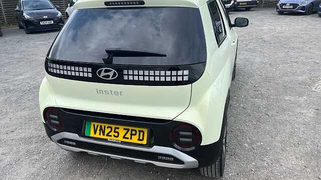 Hyundai INSTER INSTER 85kW 02 49kWh 5dr Auto Buttercream Yel