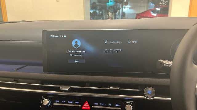 Hyundai TUCSON Tucson 1.6T Hybrid 215ps Ultimate AU Atlas White