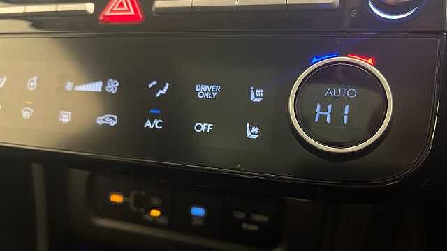 Hyundai TUCSON Tucson 1.6T Hybrid 215ps Ultimate AU Atlas White