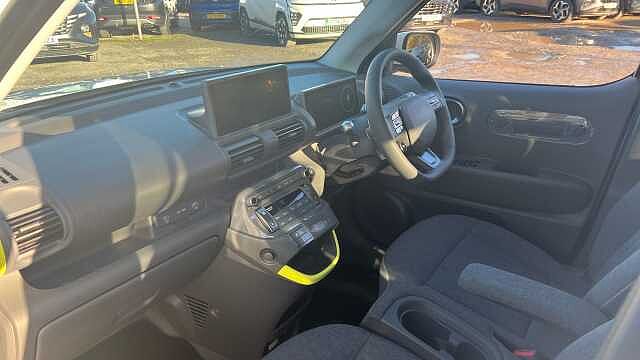 Hyundai INSTER Inster 5Dr HAT 85kW Cross 49kWh Natural Ivory