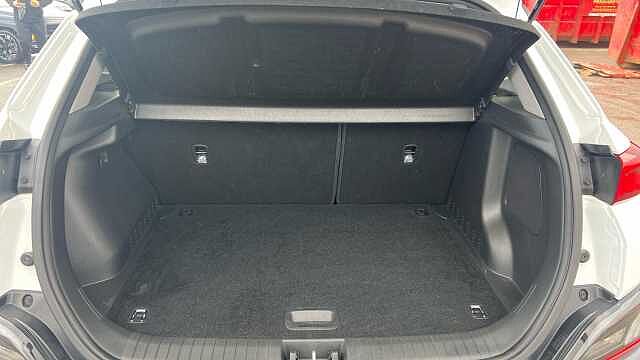 Hyundai KONA KONA 1.6 GDi Hybrid Ultimate 5dr DCT WHITE