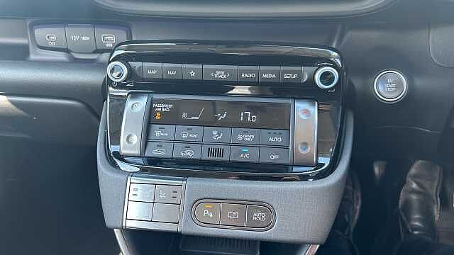 Hyundai INSTER Inster 5Dr HAT 85kW 2 49kWh Atlas White
