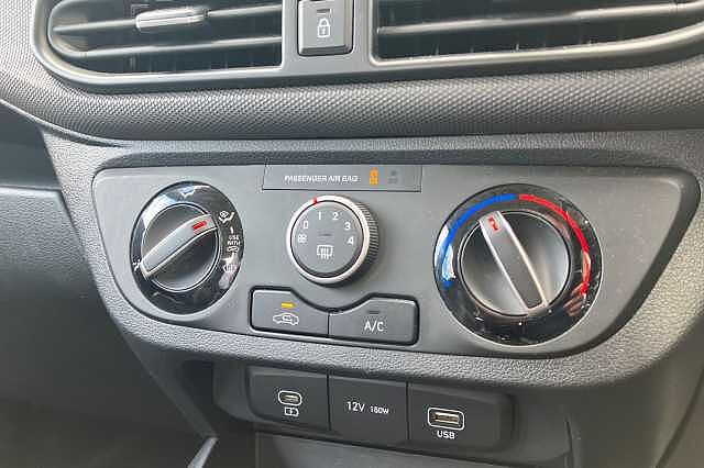 Hyundai I10 ADVANCE Green