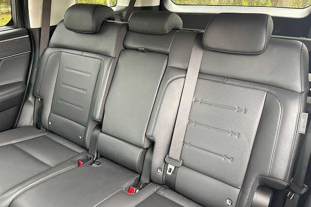 Hyundai SANTA FE PREMIUM Black
