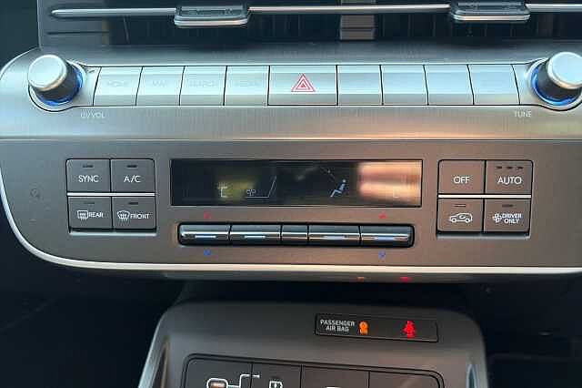Hyundai KONA ADVANCE Silver