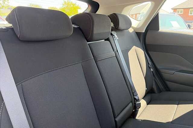 Hyundai KONA ADVANCE Silver